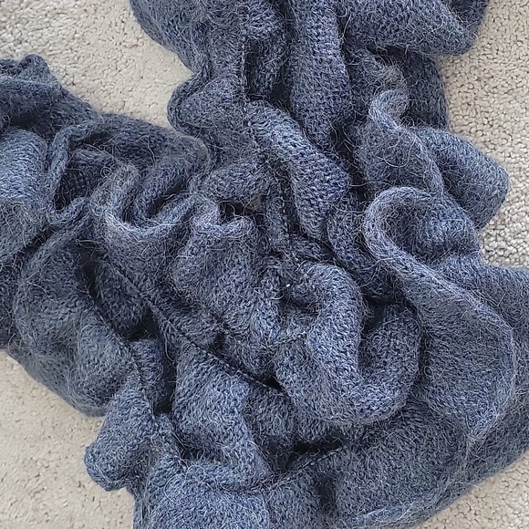 Italian wool soft scarf - Picture 3 of 6